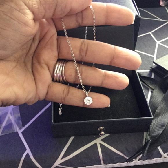 Yeetonda 1 Carat Moissanite Diamond Necklace (OFFERS WELCOME) - Picture 9 of 12